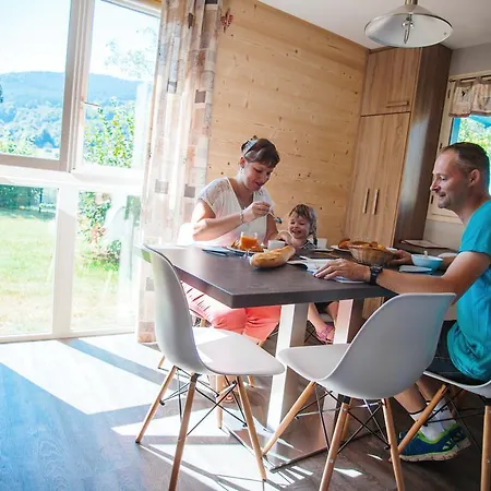 Camping Base De Loisirs Du Lac De La Moselotte Saulxures-sur-Moselotte Exterior foto